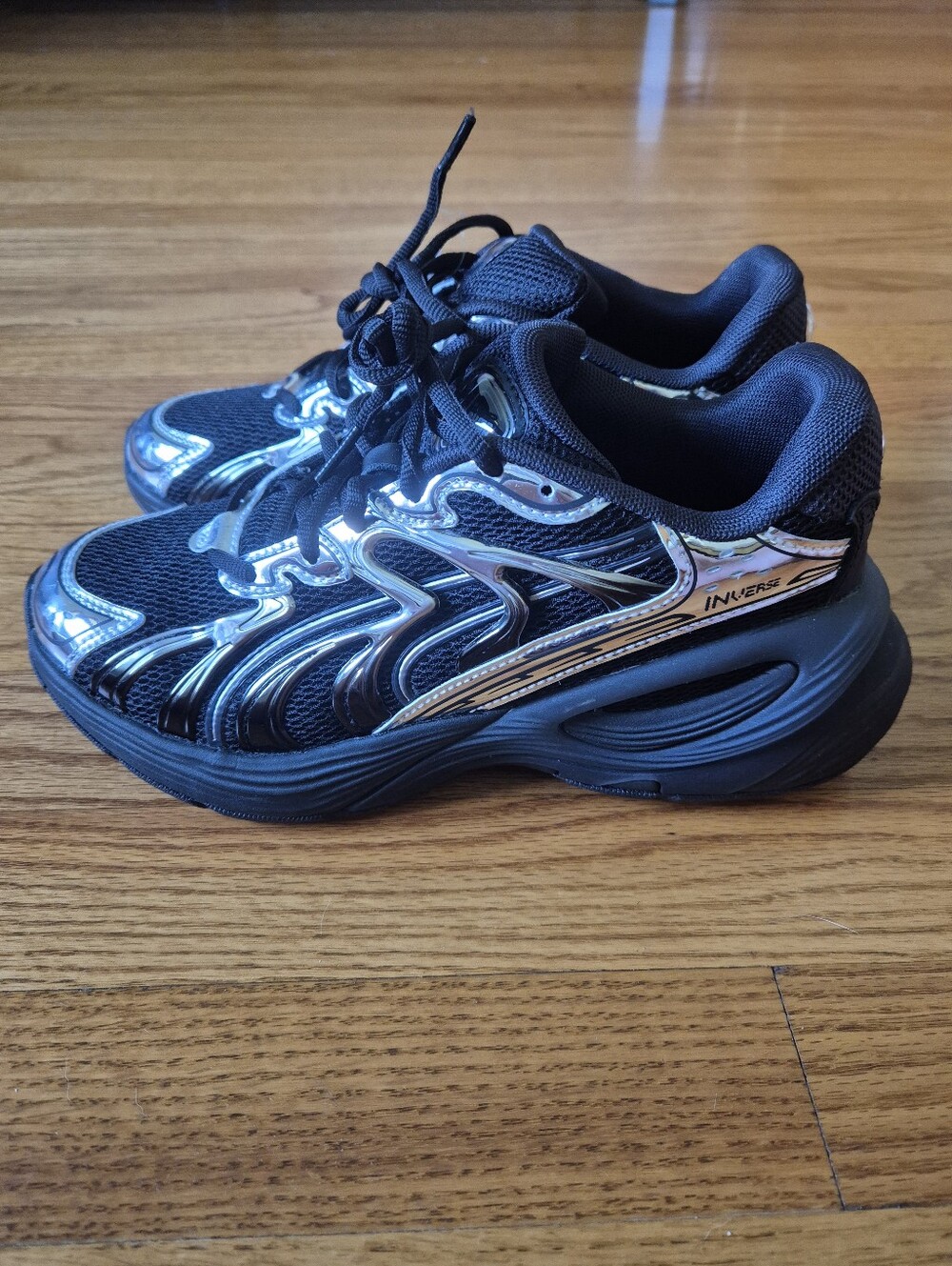 Puma Inverse Premium Black Sneakers with Silver Metallic Accents, size 6 NWOB